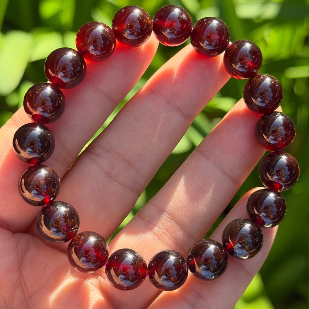 10mm‎ stretchable red garnet bracelet 0717